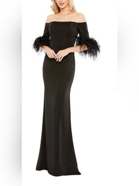 Ieena for Mac Duggal Black Feather Cuff Gala Gown Size 4 NWT Evening Dress